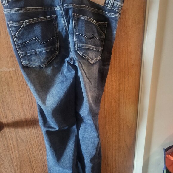 Variety of Designer Jeans - Picture 8 of 15